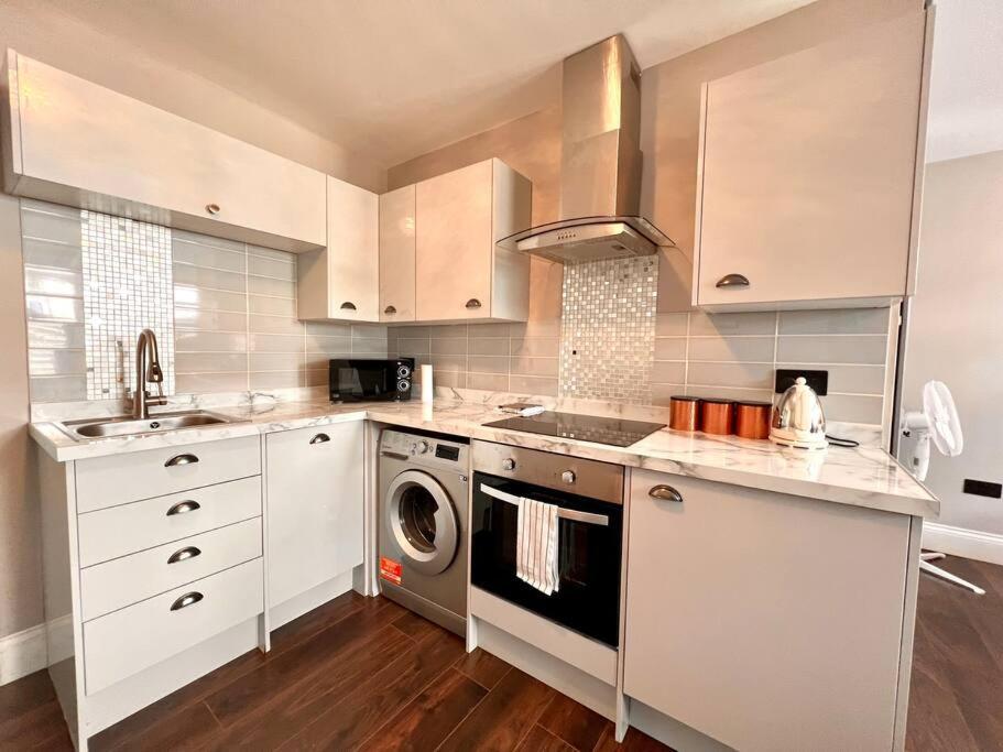 Lovely Studio Close To Brighton Station Екстериор снимка