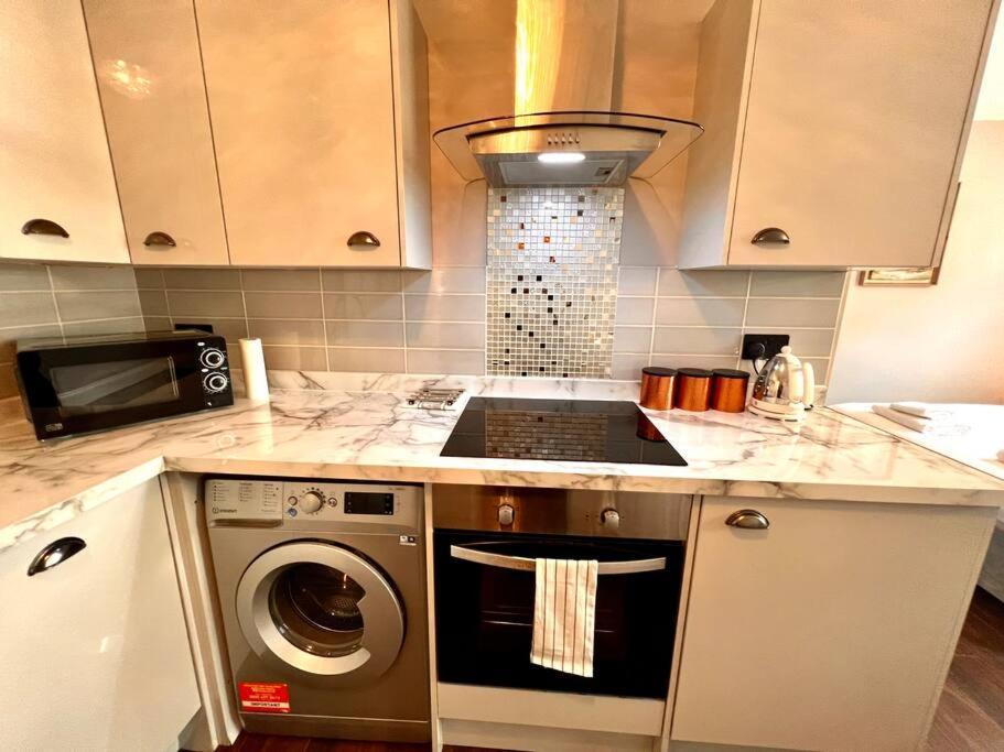 Lovely Studio Close To Brighton Station Екстериор снимка